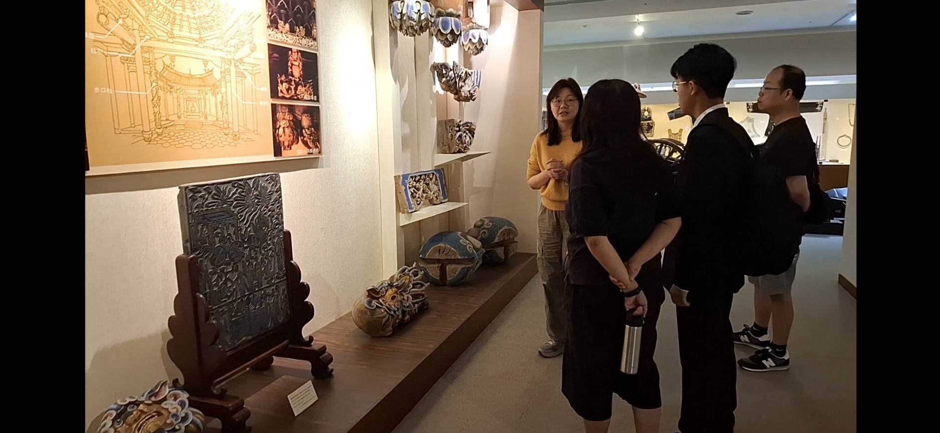 申請入學考生及家長參觀博物館