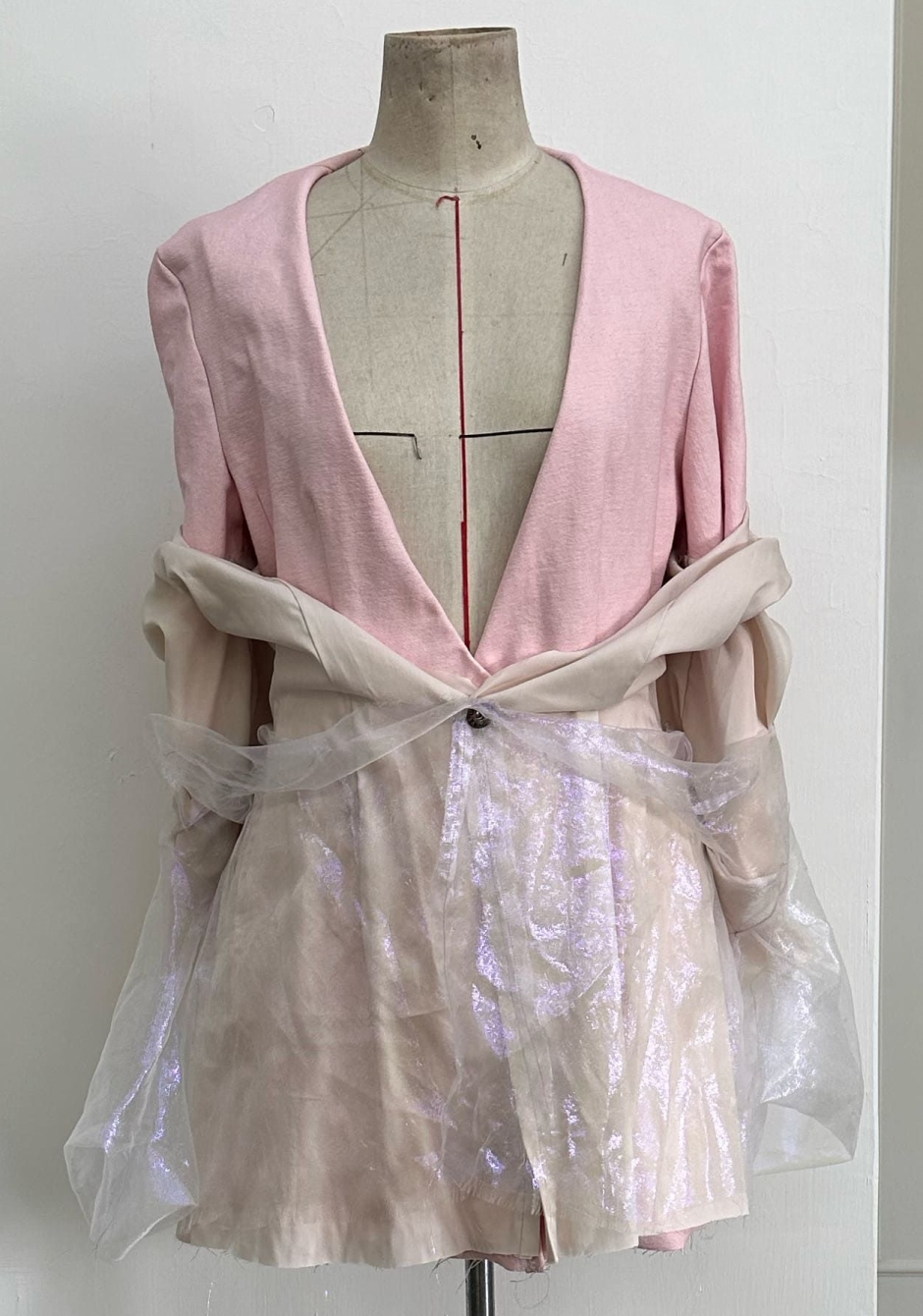 楊紫宸畢業展-解構與重構：生命之美穿梭於服裝細節