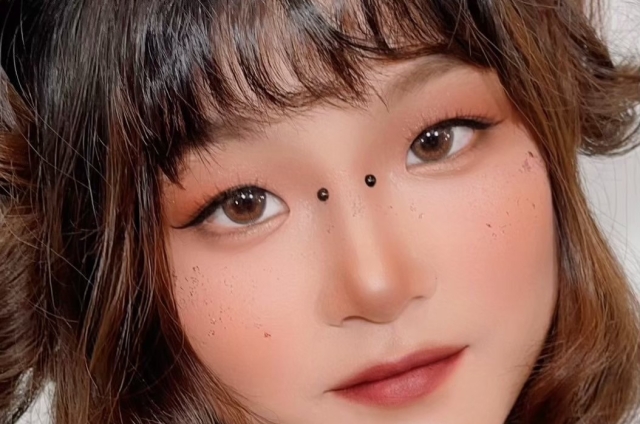 新創唐風彩妝展-美術系碩士林楊容