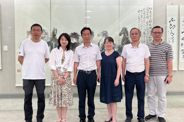 王潤錄副會長、趙強院長、王如冰副處長和馬生濤主任一行等5位貴賓參訪博物館