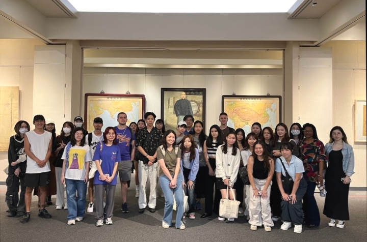 銘傳大學時尚管理學程國際學生參觀本館