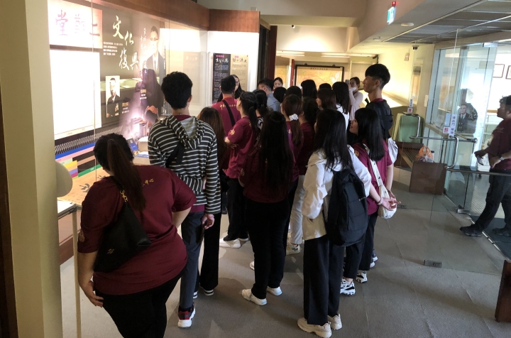 馬來西亞彭亨阿蘇丹阿都拉大學師生一行23人參訪博物館。