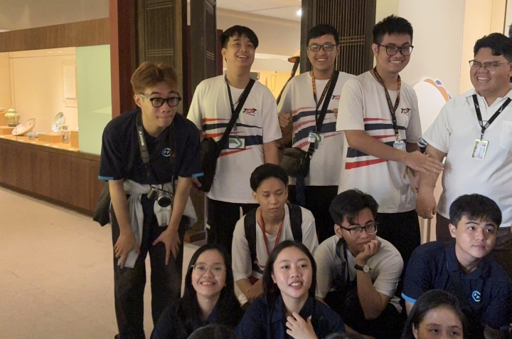 越南孫德勝大學，經濟學院院長等師長4位及學生共89位參訪博物館